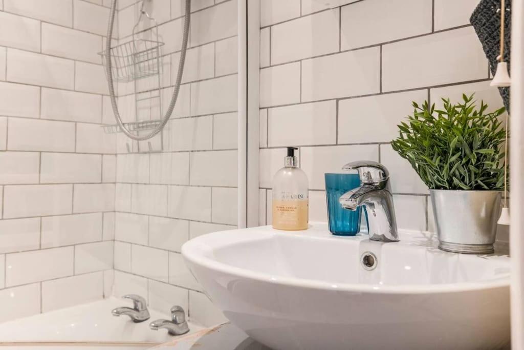 Вилла Quiet & Secluded St Albans House Экстерьер фото